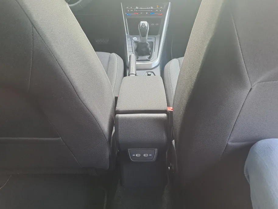 Volkswagen Taigo 1.0 TSI Life | Automaat | Apple Carplay/Android Auto | Navi  | Cruise control adaptief | Camera | Voorstoelen verwarmd