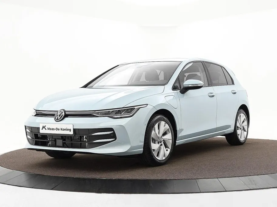 Volkswagen Golf Life Edition 1.5 eHybrid 204 PK 6 versn. DSG · Achteruitrijcamera · Draadloze telefoonlader · Comfort pakket ·