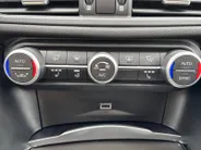 Alfa Romeo Giulia 2.0T B-Tech | 200PK | 19 INCH | AD.CRUISE | CAMERA | STOEL & STUURVERWARMING | CARPLAY |