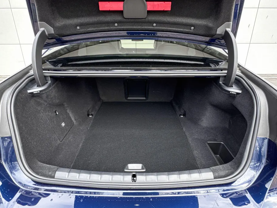 BMW i7 eDrive50 106 kWh