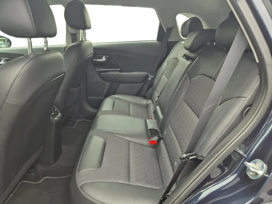 Kia Niro 1.6 GDi Hybrid DynamicLine | Cruise Control | Climate Control | Camera | Navigatie | Trekhaak |