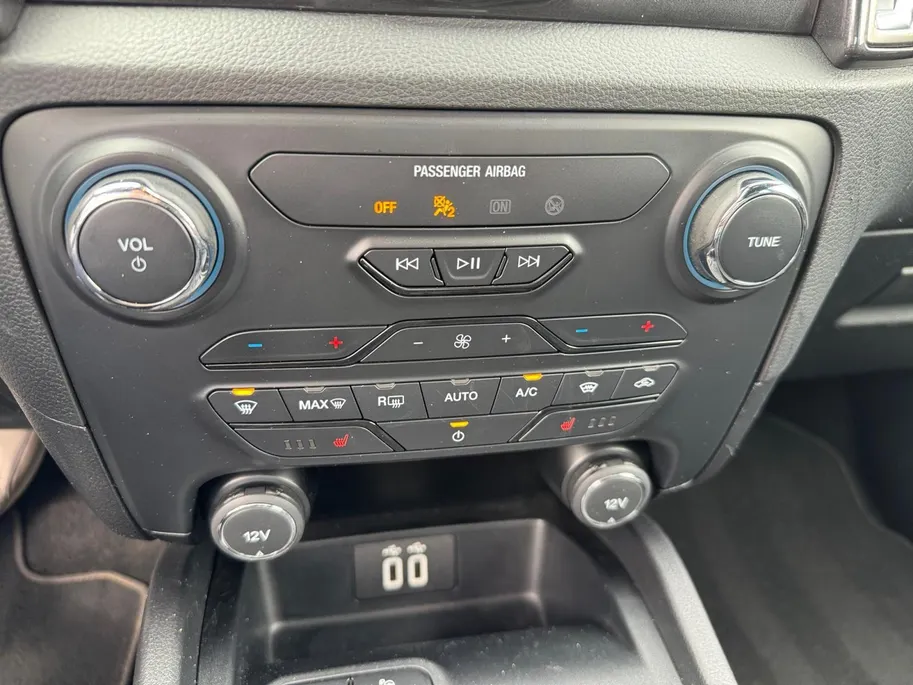 Ford Ranger 2.0 EcoBlue Wildtrak Supercab | NL auto | 1e eigenaar | 213 PK | Trekhaak | Automaat | Rollertop | Stoelverwarming | Achteruitrijcamera | Parkeersensoren voor en achter | Adapt. cruise control | Apple carplay & Android auto | Bovag garantie |