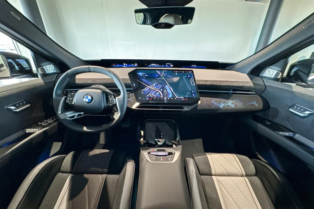 BMW iX3 50 xDrive 113 kWh