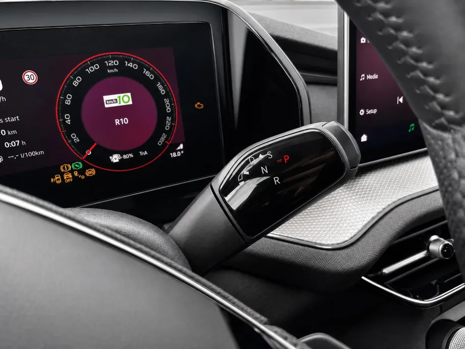 Škoda Kodiaq Sportline Business 1.5 TSI PHEV 150 kW / 204 PK | 19'' velgen | Trekhaak wegklapbaar | 2.000,- inruilbonus!!