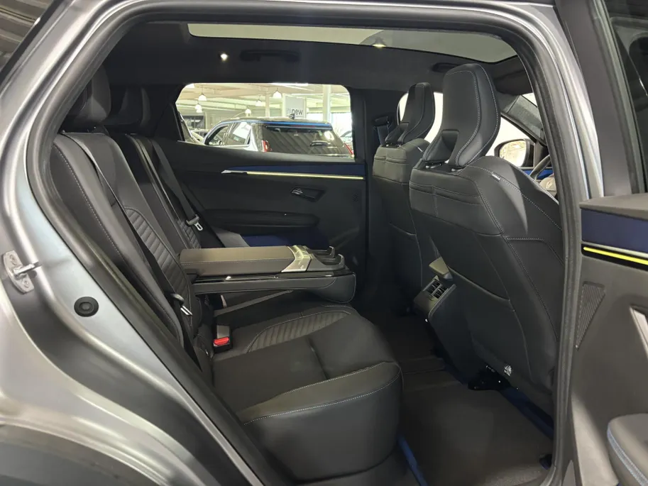 Renault Scénic E-Tech 220PK EV87 Long Range Esprit Alpine Automaat | DEMO | Solarbay Panoramadak | Harman Kardon Audio | Adaptive Cruise Control | Climate Control | 360 Camera | Apple CarPlay/Android Auto | Elektrisch Verstelbare Stoelen | Stoelverwarming |