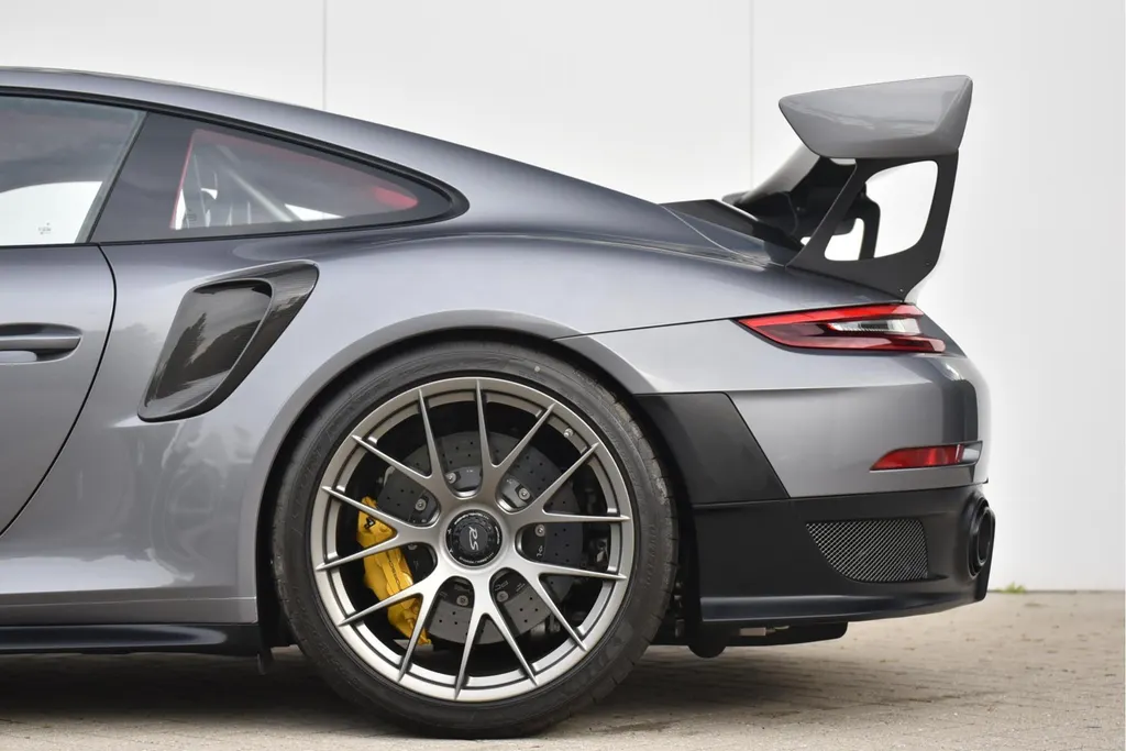Porsche 911 GT2 RS 3.8