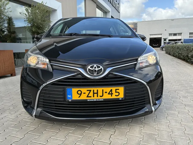 Toyota Yaris 1.3 VVT-i Aspiration | Camera | Uniek 21000km!!