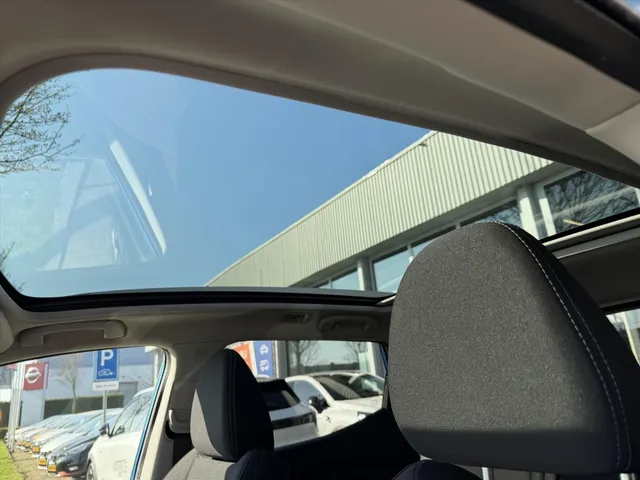Nissan QASHQAI 1.3 DIG-T 140pk N-Connecta | Panoramadak | Navigatie | 360-camera | Apple CarPlay | Android Auto | Keyless