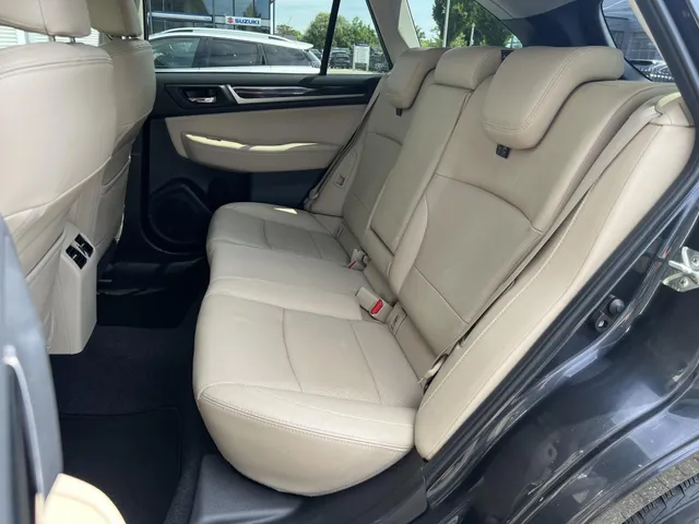 Subaru Outback 2.5i Premium Automaat | All Season Banden | Trekhaak | Elek. Schuif/Kantel Dak | Crème Witte Lederen Bekleding
