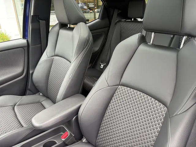 Toyota Yaris 1.5 Hyb. 130 Executive | Panoramadak | JBL | Blindspot