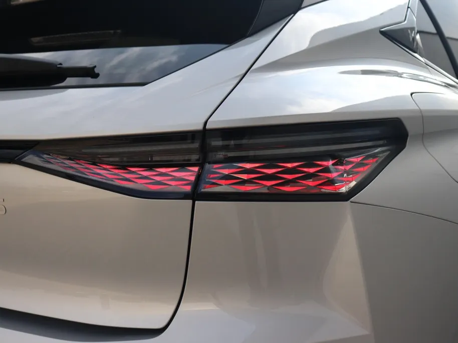 DS N°4 Automobiles E-Tense 157 KW Pallas