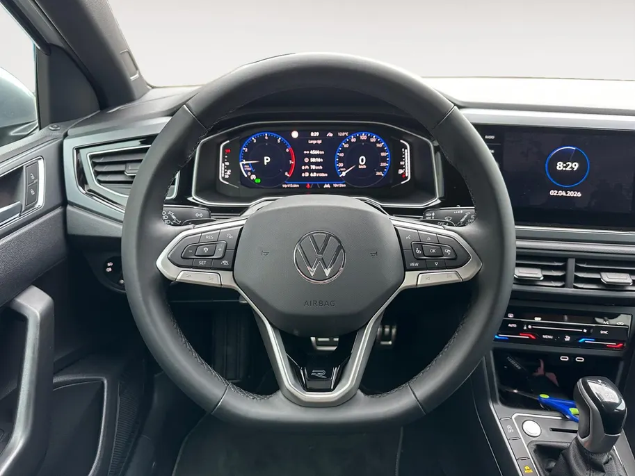 Volkswagen Taigo 1.0 TSI R-Line | Digital Cockpit | Camera | Adaptive Cruise Control | Apple CarPlay & Android Auto | LMV | Climate Control | Parkeersensoren | Verwarmde Spiegels |