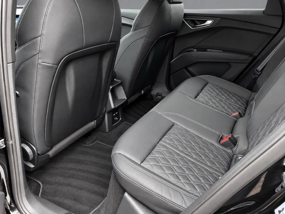 Audi Q4 Sportback e-tron 45 S Edition 82 kWh 210kW/286PK · Leder · Stoelverwarming · Navigatie · Apple/Android Car Play ·