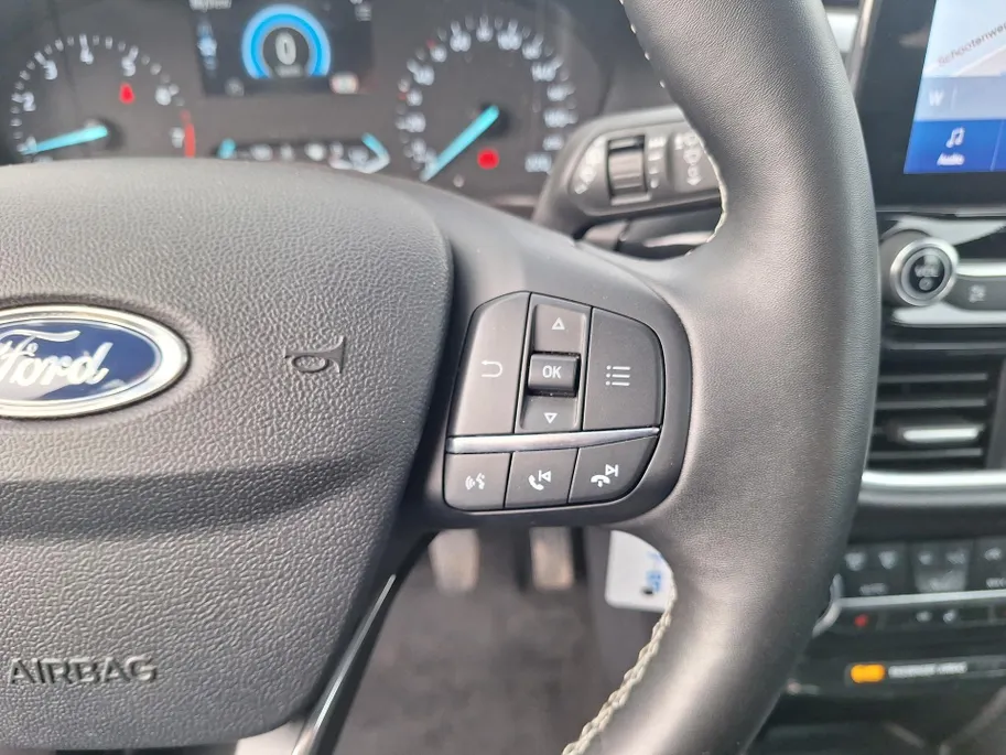 Ford Puma 1.0 EcoBoost 125 pk Titanium Navigatie - Apple Carplay/ Android Auto - Winter Pack - Half Lederen bekleding