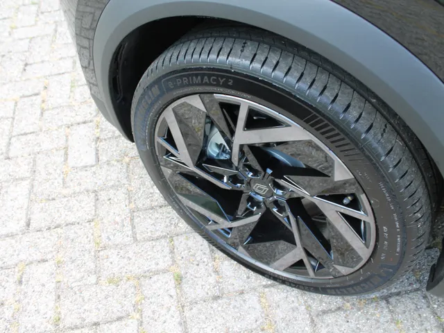 Renault Symbioz 1.8 E-Tech full hybrid 160 esprit Alpine *  Vermelde prijs is inclusief de korting t.w.v. 2500,- *