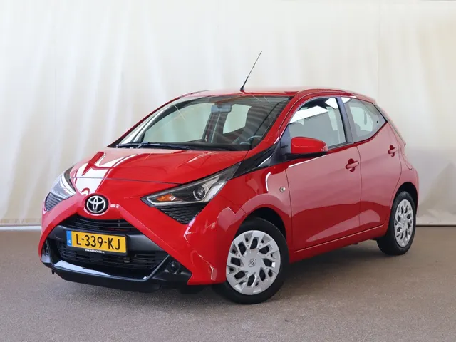 Toyota Aygo 1.0 VVT-i x-play Automaat | Camera | Apple Carplay & Android Aut