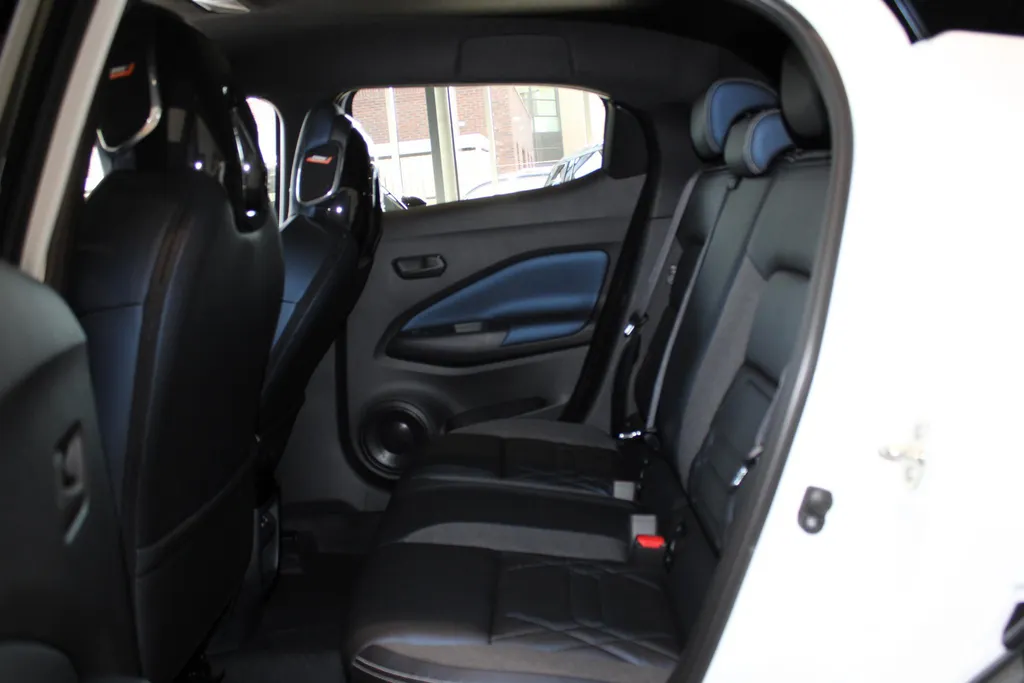 Nissan Juke 1.6 Hybrid Pulse | Bose audio | 360grd camera | Dodehoeksensoren| Lederen bekleding | Apple carplay & Androidauto | Pro-pilot | Stuur-, en Stoel- en voorruitverwarming |