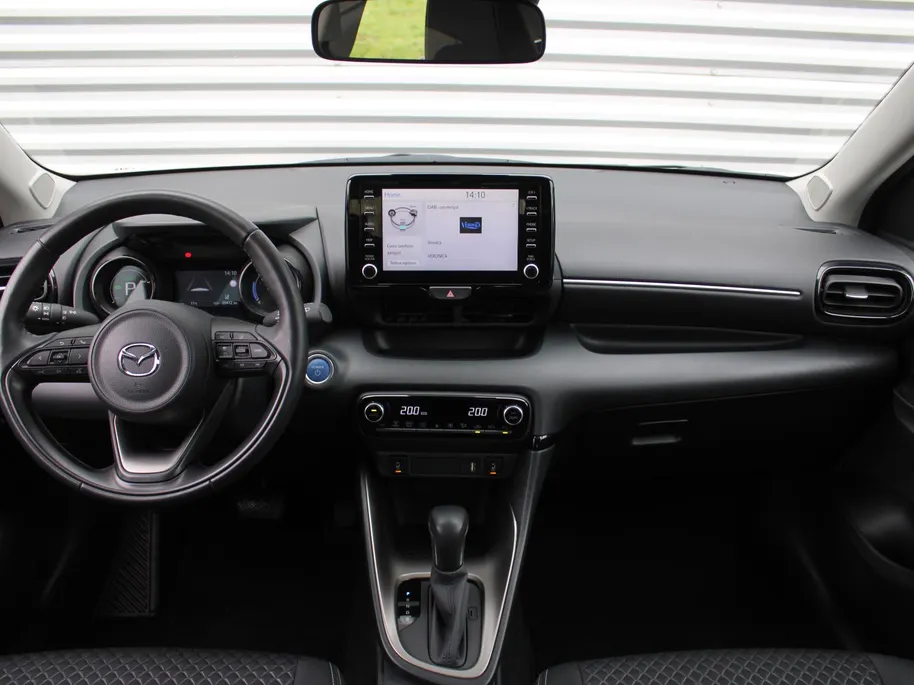 Mazda 2 Hybrid 1.5 Agile | Comfort pakket | Trekhaak | CarPlay | Camera | Stuur-/stoelverwarming | Cruise adapt. | 15' LM |