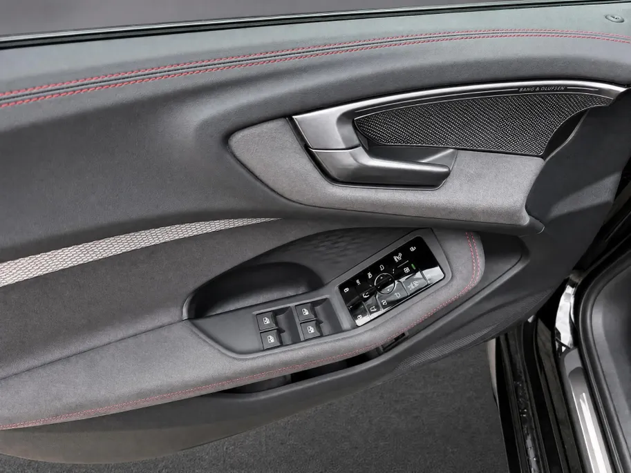 Audi A5 Avant 2.0 e-hybrid 367pk Quattro S edition Competition · Panoramadak · Inklap. Trekhaak · 360 Camera · B&O Sound · Head-Up Display · Elek. Stoelen + Geheugen Bestuurder · Garantie t/m 21-11-2030 of 100.000km