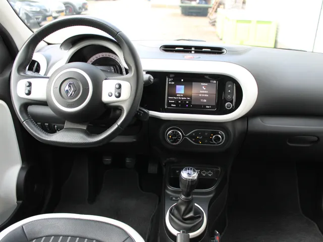 Renault Twingo 1.0 SCe Intens | navigatie | climate control |  lichtmetalen velgen | all season banden