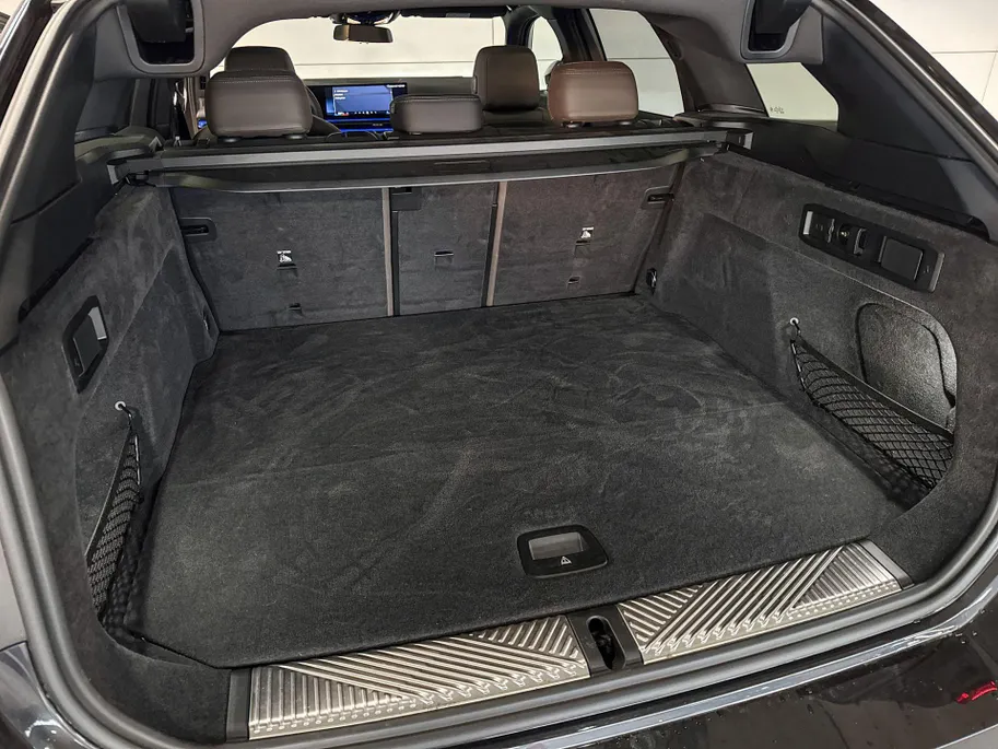 BMW 5 Serie Touring 550e xDrive