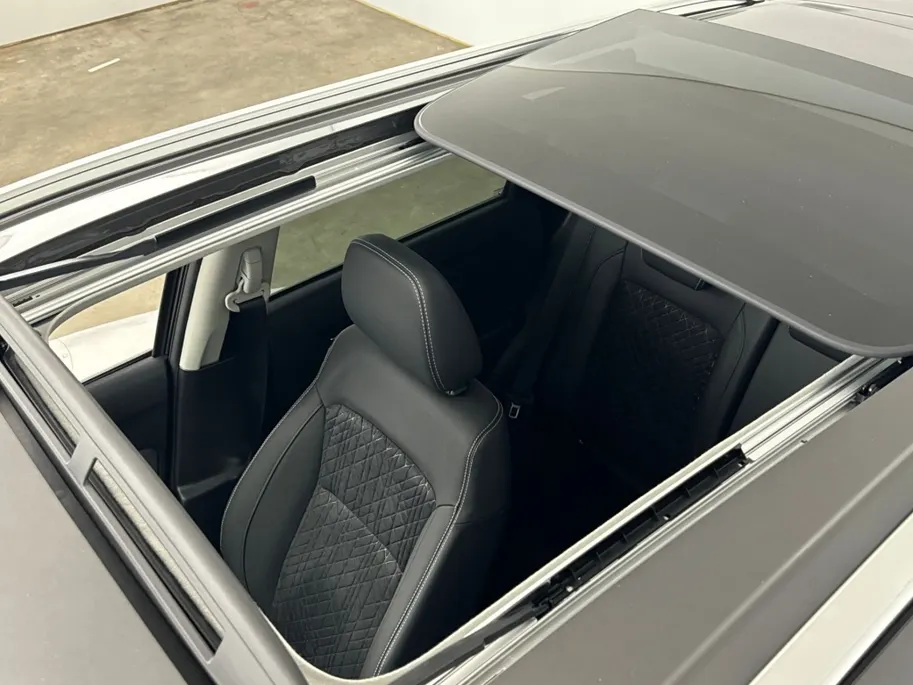 Suzuki Vitara 1.4 Style Smart Hybrid Automaat | Panoramadak | Leder/Alcantara | Adaptieve Cruise Control