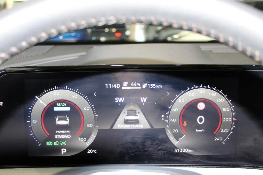 Nissan ARIYA Evolve 66 kWh | 20 inch wielen | Ceramic coating |22 kW ingebouwde lader | Electrische stoel en stuur verstelling | Navigatie | Stoel geheugen | shuif/kanteldak | Stoel verwarming en verkoeling | Zeer mooie auto |