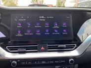 Kia e-Niro DynamicPlusLine 64 kWh | Climate control | Navigatie | Parkeercamera | Stoel + stuurverwarming | Keyless | Schuif-kanteldak | Line assist |