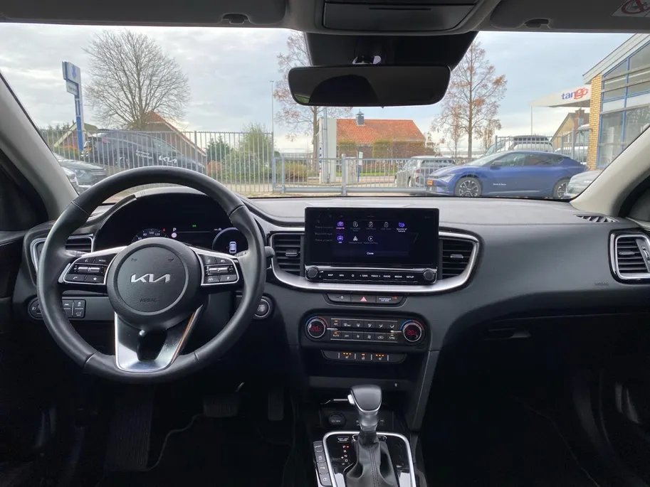 Kia Ceed Sportswagon 1.5T DynamicPlusLine | Automaat | Stoel + stuur verwarming | Navigatie | Climate control | Elektrische achterklep