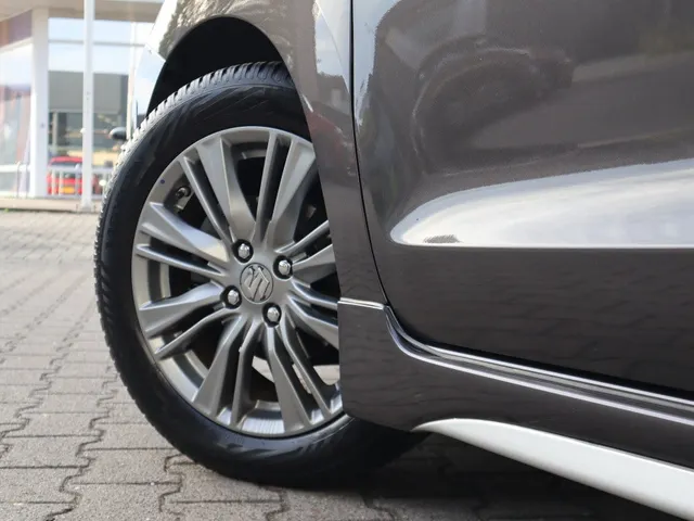 Suzuki Baleno 1.2 Hybrid High Executive Trekhaak | Adaptive Cruise | Body pakket VERKOCHT