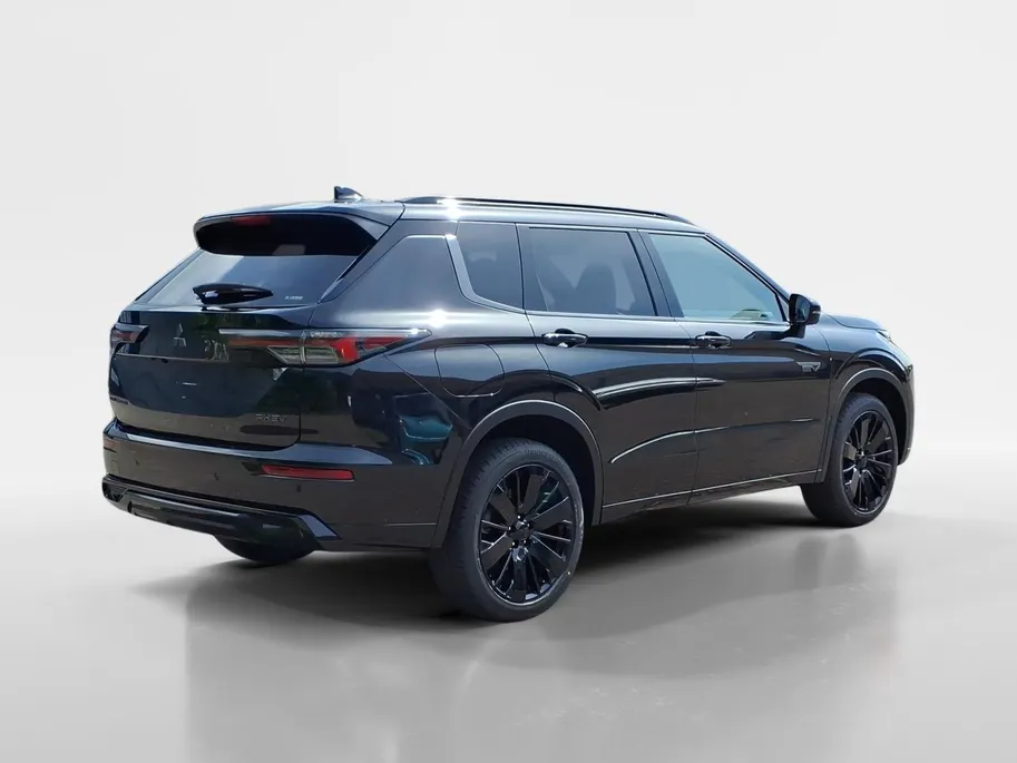 Mitsubishi Outlander 2.4 PHEV Black Edition | Showroom voorraad korting 5.000 euro | Automaat | Navigatie | PDC/Camera | Lederen interieur | 20 inch. | 8jaar Garantie. m26