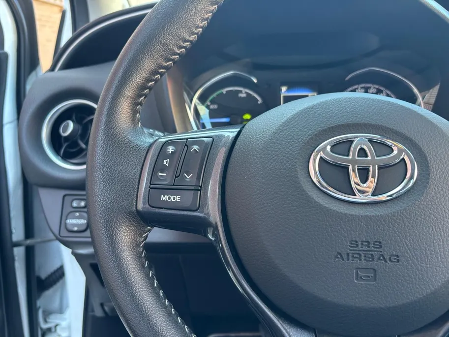 Toyota Yaris 1.5 Hybrid Dynamic Stoel verwarming | Achteruitrijcamera | 12 maanden BOVAG-garantie