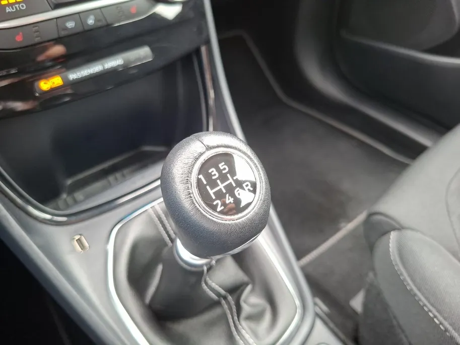 Ford Puma 1.0 EcoBoost Hybrid Titanium | 1e Eigenaar | NL-Auto | Winterpack | 17' Lichtmetaal | Climate Control | Navigatie | Parkeersensoren | Apple Carplay&Andoid auto |