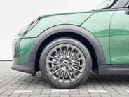 MINI Cooper 3-deurs 1.5 Cooper C Favoured M