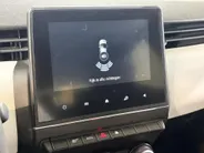 Renault Clio 90PK TCe Evolution | 1ste Eigenaar | Trekhaak 900KG Trekgewicht | Navigatie | Apple Carplay/Android Auto | Parkeersensoren | LED Lampen | Lichtmetalen Velgen | Licht & Regen Sensor |