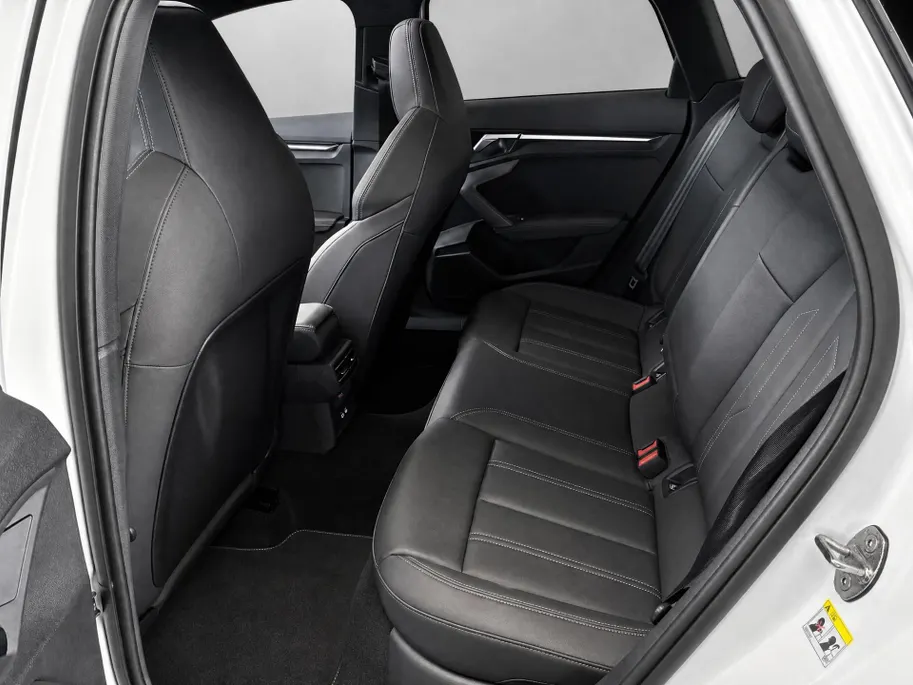 Audi A3 Sportback 45 TFSIe 272pk S-Tronic S Edition Competition · SOH 100% · Panoramadak · Camera · Lederen Bekleding · Elek. Stoel Bestuurder · Elek. Achterklep · Dodehoeksensor · Garantie t/m 24-06-2030 of 100.000km