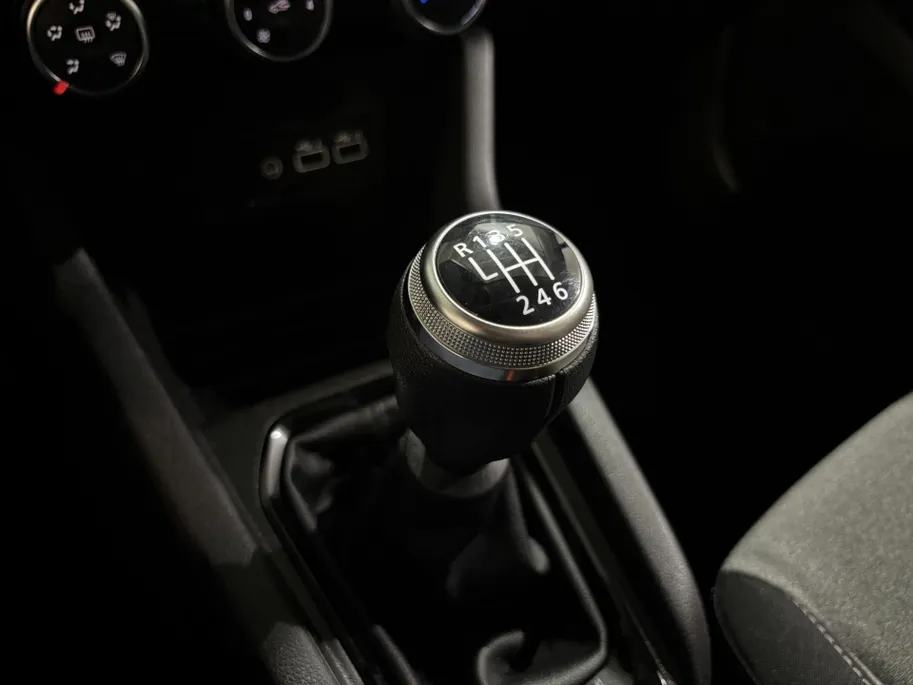 Renault Clio 90PK TCe GPF Evolution | 1e eigenaar | Navi | Parkeersensoren | Apple CarPlay/Android Auto | Licht & Regen Sensor | Digital Cockpit | Airco | Full LED |