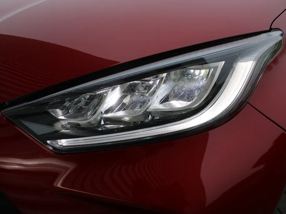 Mazda 2 Hybrid 1.5 Select | 16' LM | Stoel- & stuurverwarming | HUD | Camera | Dodehoek sensor |