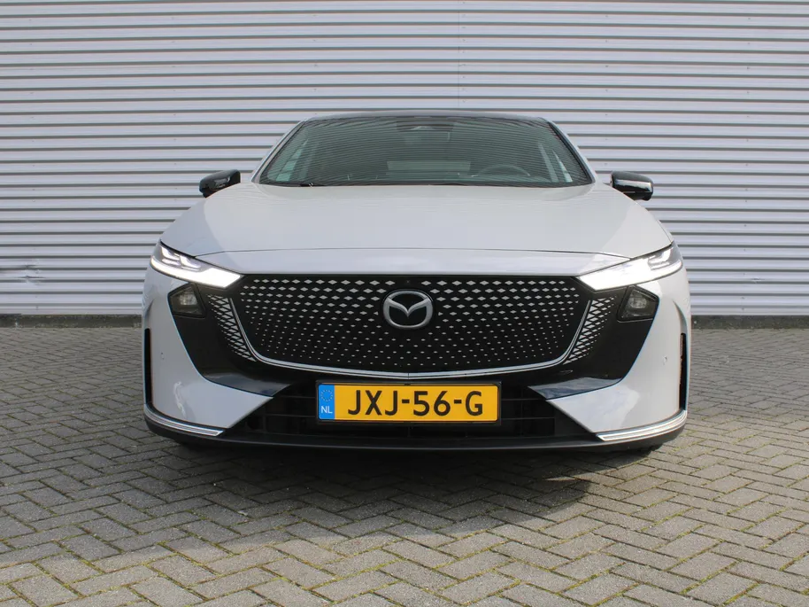 Mazda 6 6e Takumi Long Range 80 kWh | Stuur-/stoelverwarming + ventilatie | 360 camera | Pano dak | Zwart leer | 19' LM | HUD | LED | Elek. stoelverst. |