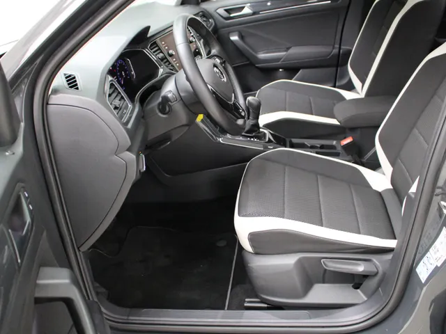 Volkswagen T-Roc 1.5 TSI DSG Sport | Navigatie | Airco | PDC + Camera | Stoelverw.