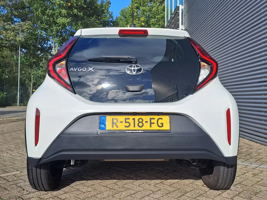 Toyota Aygo X 1.0 VVT-i MT Play | Apple Carplay/Android Auto | Cruise control adaptief | Airco | DAB | Camera