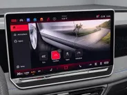 Volkswagen Tiguan 1.5 272pk DSG eHybrid R-Line Edition · Panoramadak · Wegklapbare Trekhaak · Head-Up · Apple/Android Car Play · IQ.Light · 20'' Inch · Garantie t/m 22-04-2030 of 100.000km