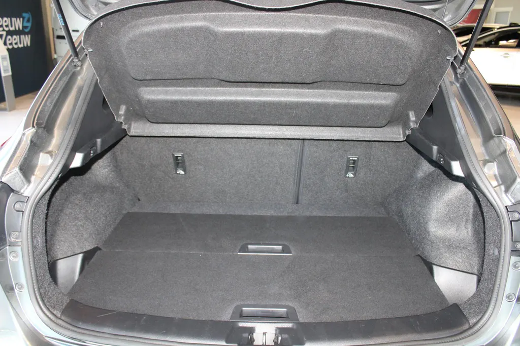 Nissan QASHQAI 1.2 Tekna | Automaat | Lederen bekleding | Electrische Stoel verstelling | 360grd camera | Parkeersensoren voor en achter | Dodehoek sensoren | Nette auto met weinig kilometers | Stoel verwarming |