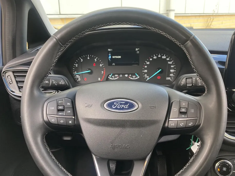 Ford Fiesta 1.0 EcoBoost Hybrid 125 pkTitanium Apple Carplay/Android Auto - Winter Pack - Achteruitrijcamera - Park Assist