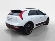 Kia Niro EV ExecutiveLine 64.8 kWh Accu 100% | Meest luxe uitvoering | Schuif/kantel dak | Dodehoek Detectie | Cruise Control Adaptief |  Head up Display | Stoelverwarming en Ventilatie | Harmen / Kardon | camera | Carplay & Android | Fabrieksgarantie t/m 19-06-2031