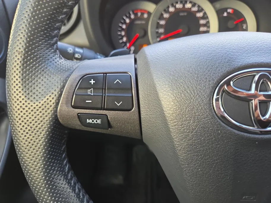 Toyota RAV4 2.0 VVTi Executive Business | Automaat | Cruise Control | Camera | navigatie | Stoelverwarming | 100% Onderhouden | 12 Maanden BOVAG Garantie | NAP