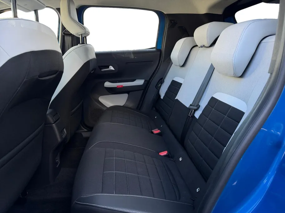 Citroën C3 1.2 Hybrid 110pk Max | Dealer onderhouden | NL auto | Automaat | Cruise control | Trekhaak | Apple carplay & Android auto | Navigatie | Apple carplay & Android auto | Draadloos opladen mobiel | 17' lichtmetalen velgen | Bovag garantie |
