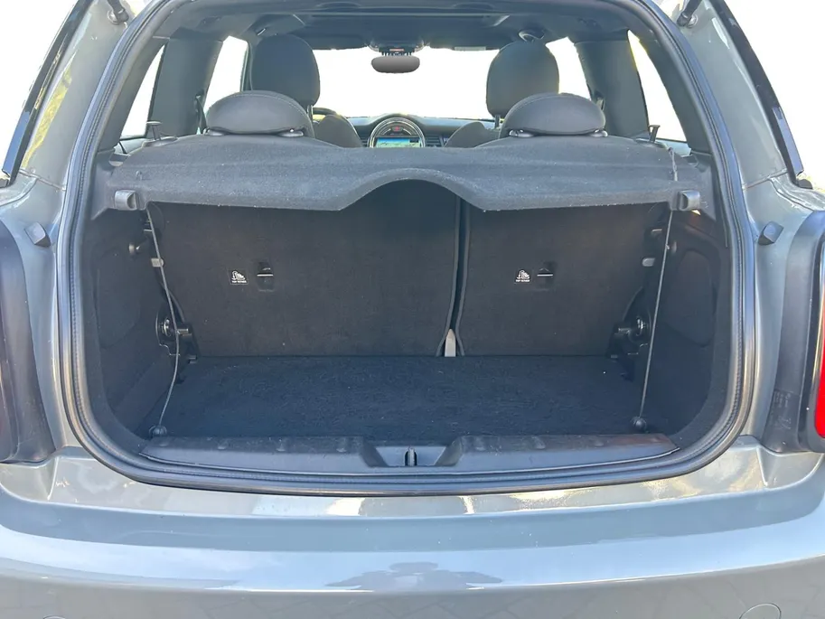 MINI 3-Deurs 1.5 Cooper , Chili Business Hele gave uitvoering! PRIJS RIJKLAAR incl. 12 Maanden garantie!