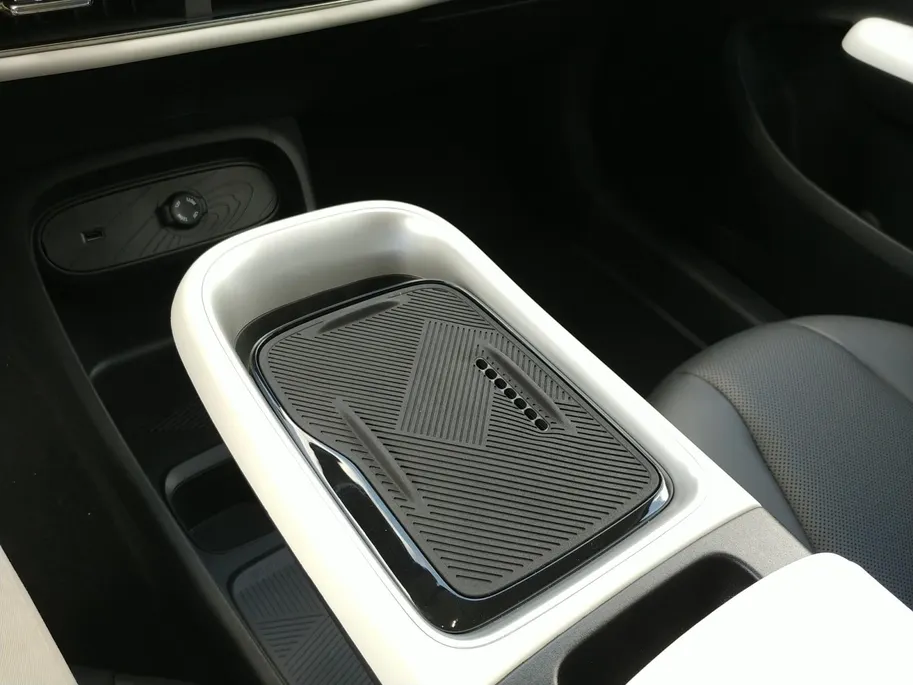 Dongfeng Box Premium Edition 42 kWh |