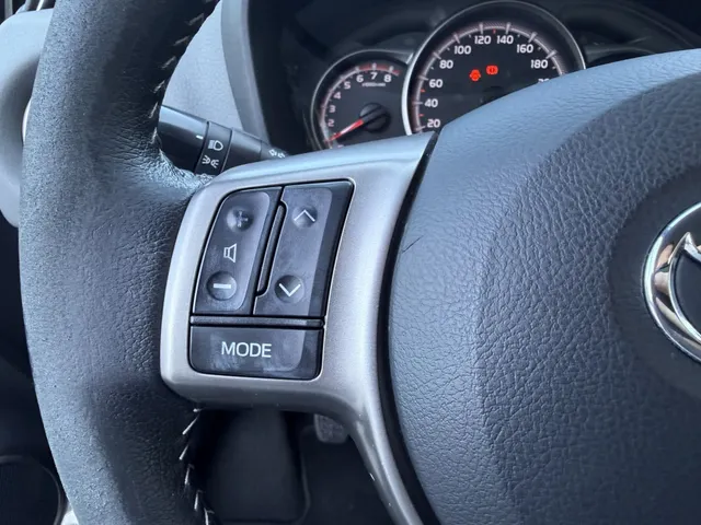 Toyota Yaris 1.3 VVT-i Aspiration | Trekhaak | All Seasons